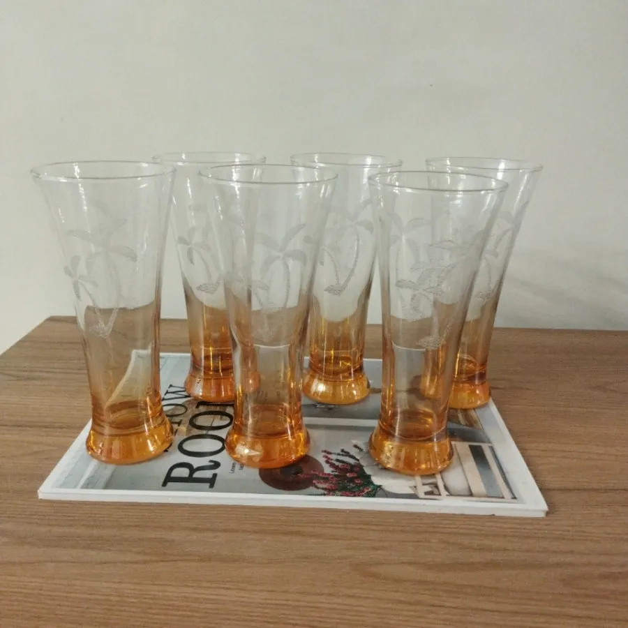 لیوان طرح دار رنگی