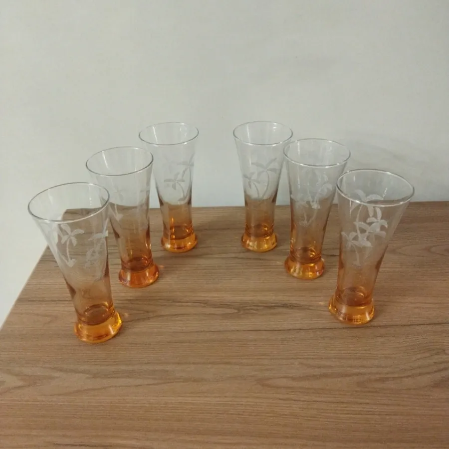 لیوان طرح دار رنگی