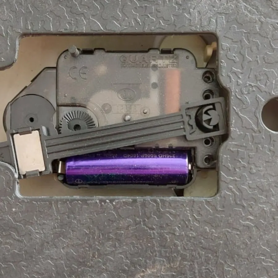 ساعت دیواری