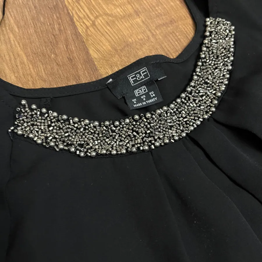 بلوز مشکی یقه کاردار