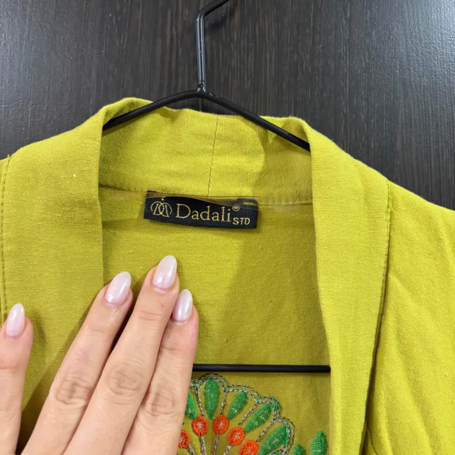 شومیز‌مانتویی‌کار شده