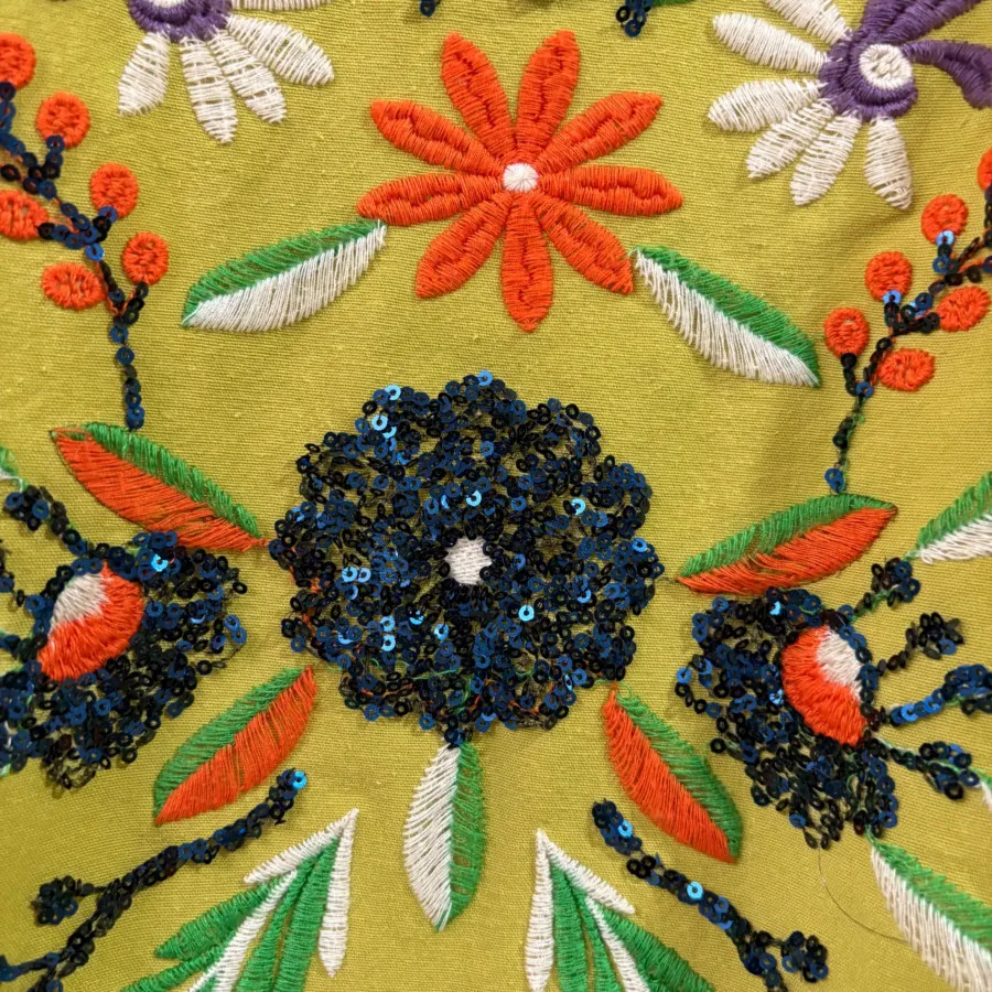 شومیز‌مانتویی‌کار شده