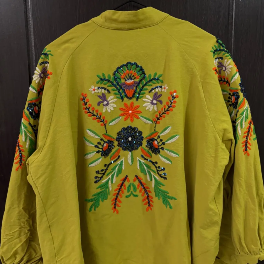 شومیز‌مانتویی‌کار شده