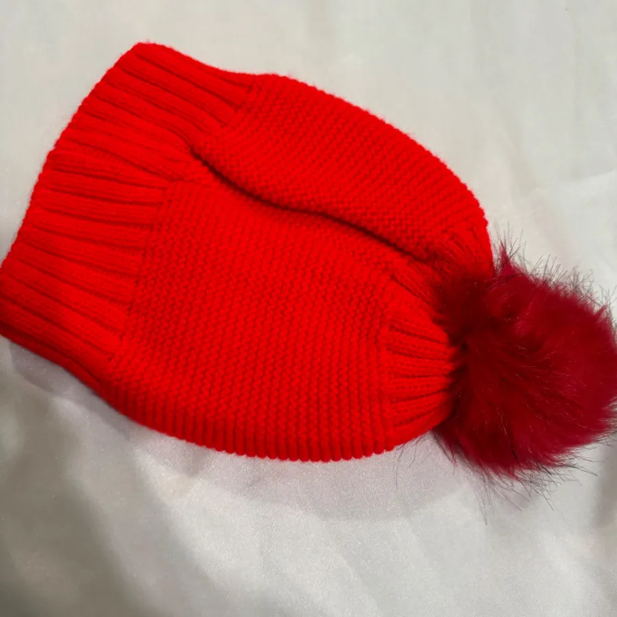 کلاه پوم دار