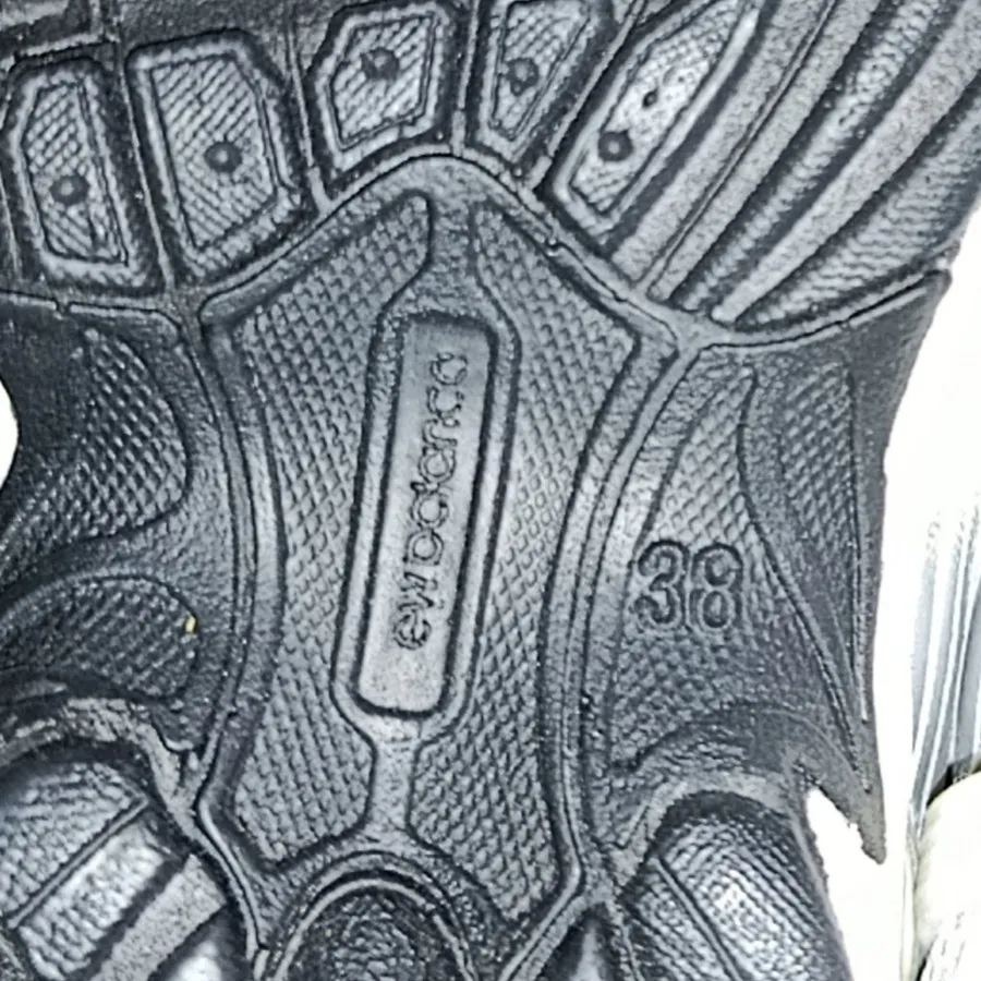 کتونی نیوبالانس