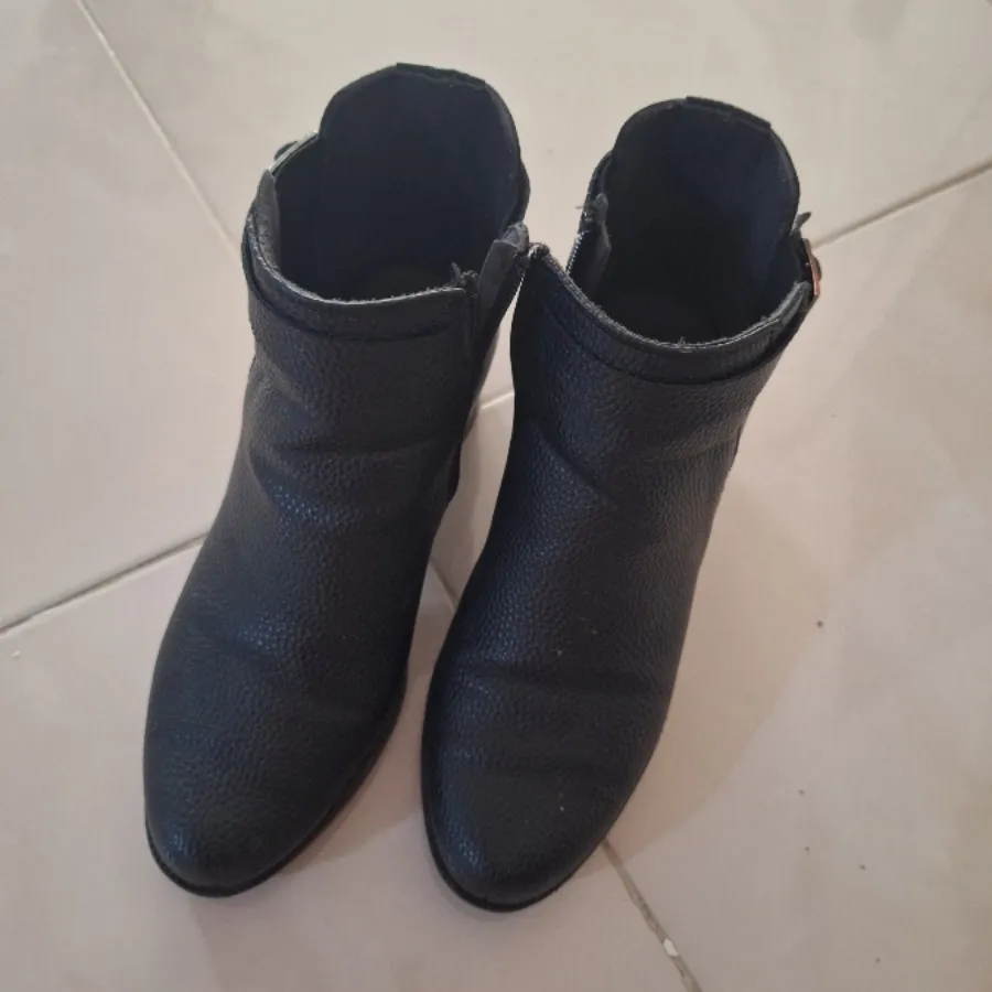 نیم بوت مجلسی طبی