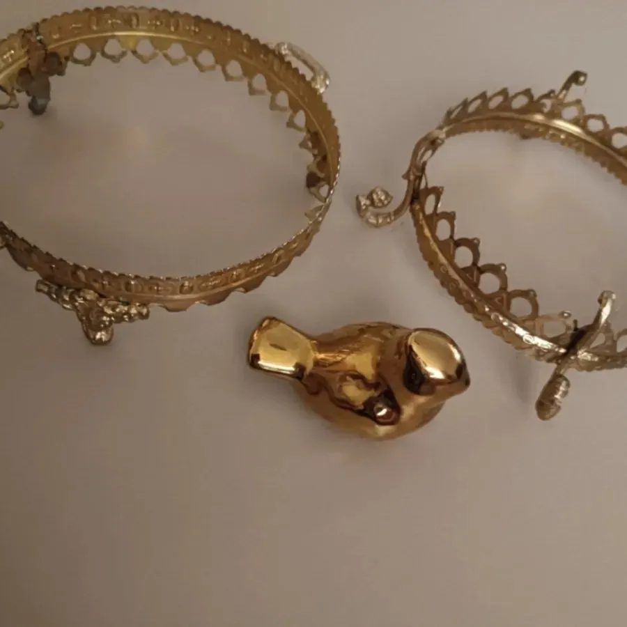 پایه ظرف فلری