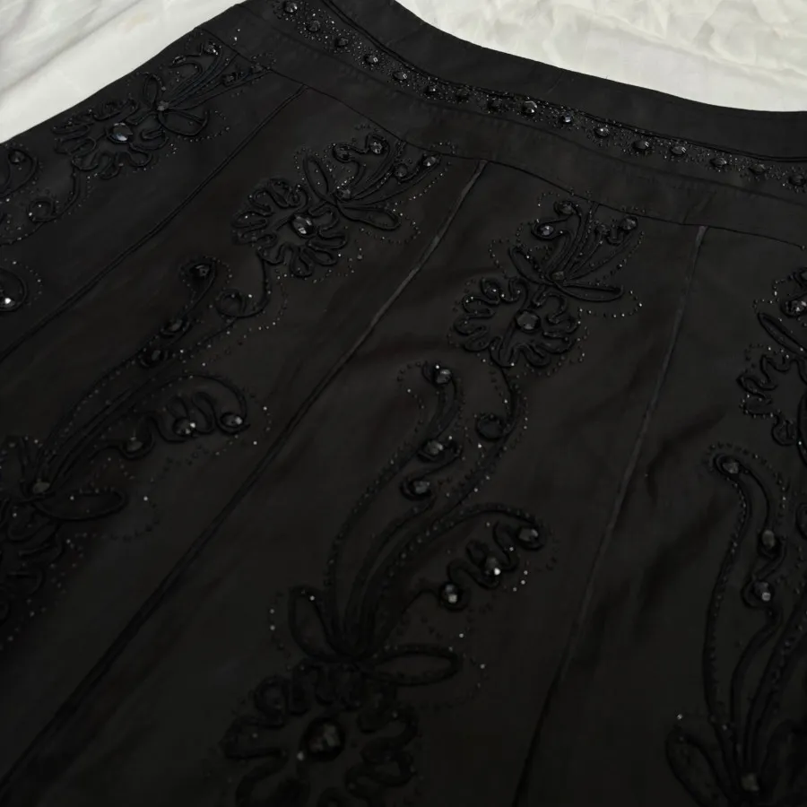 دامن سنگدوزی