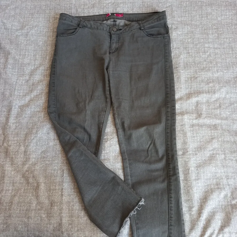 شلوار لی خاکستری