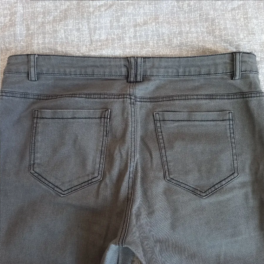 شلوار لی خاکستری