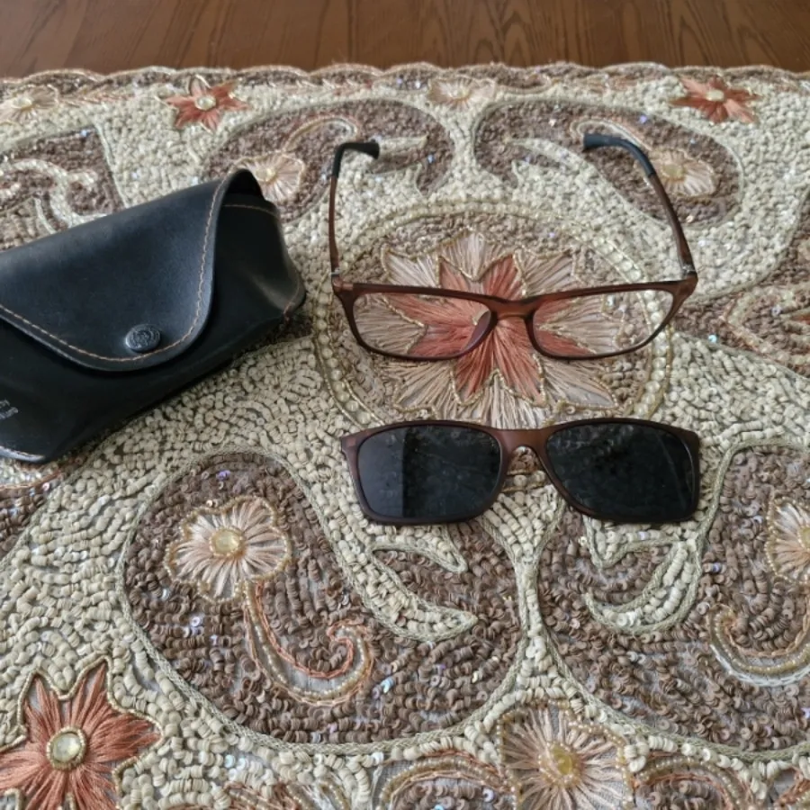 عینک آفتابی و طبی