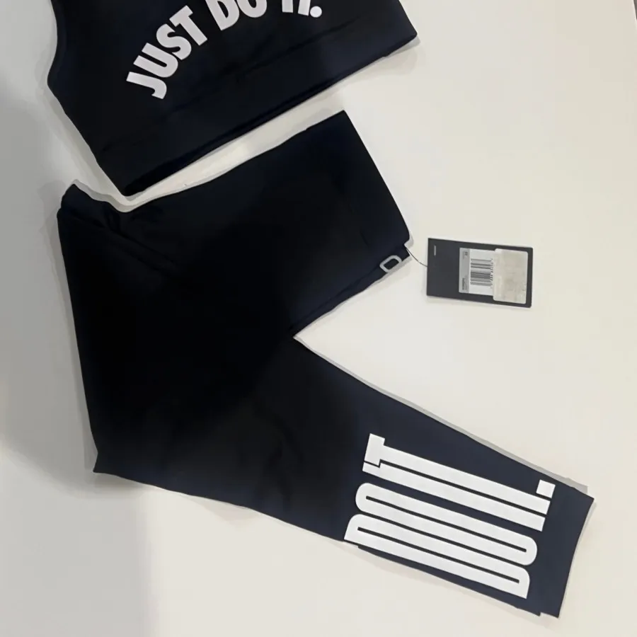 ست نیم تنه و لگ نایکی