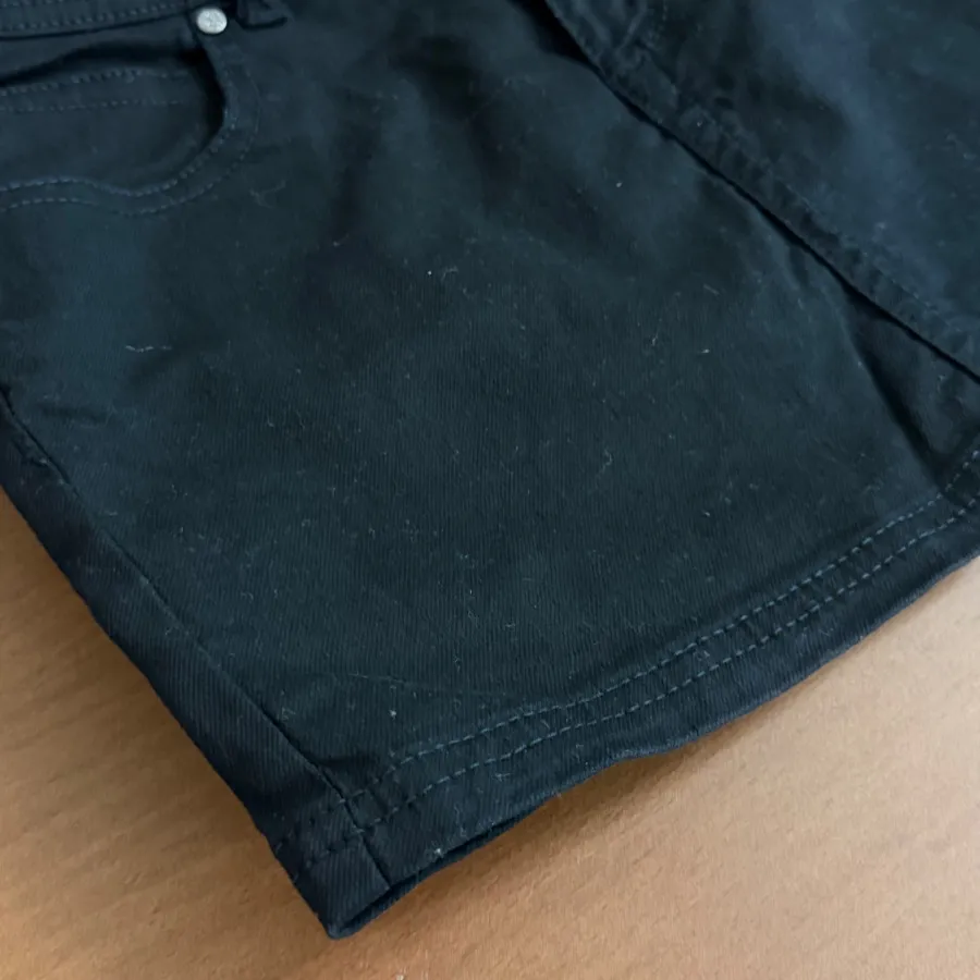 دامن جین برشکا