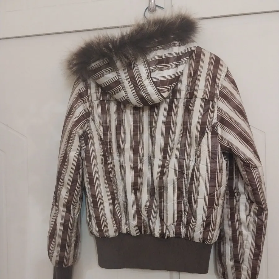 کاپشن پشم شیشه دار