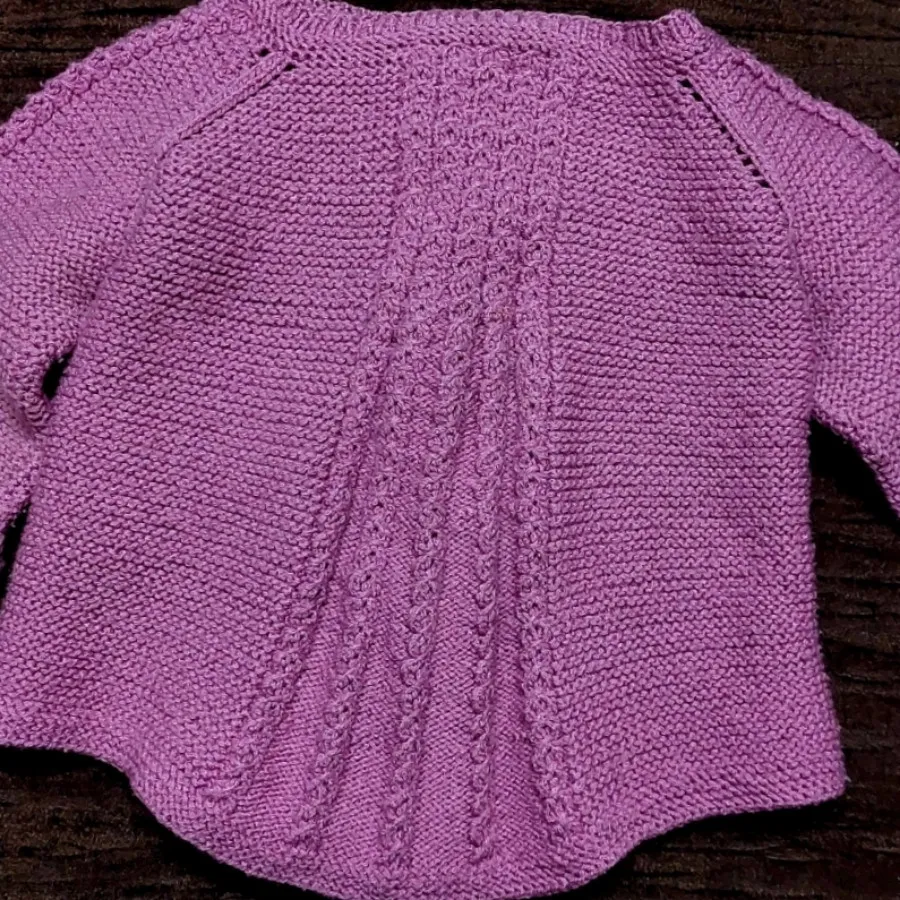 چند دست لباس بچگانه