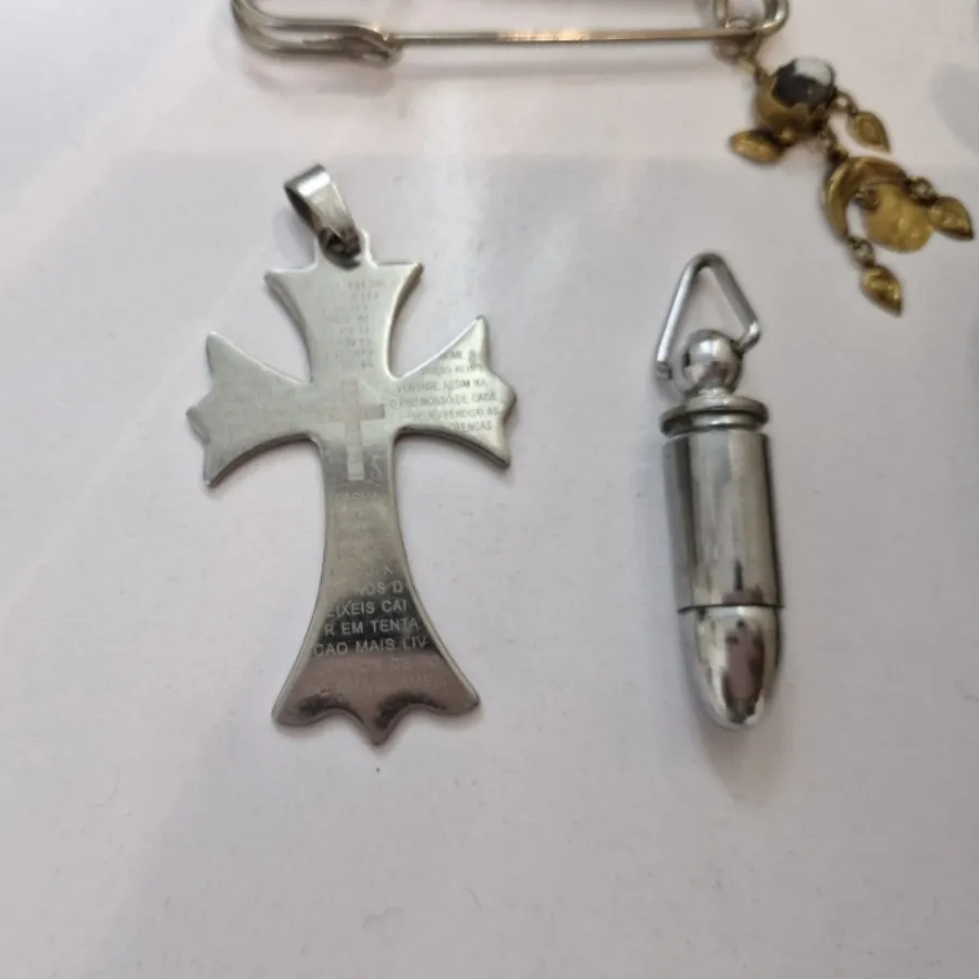 گردنبند و آویز زنانه