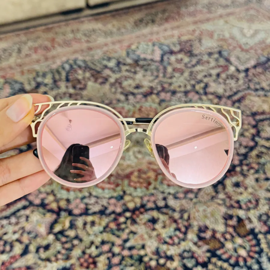 عینک صورتی گربه ای