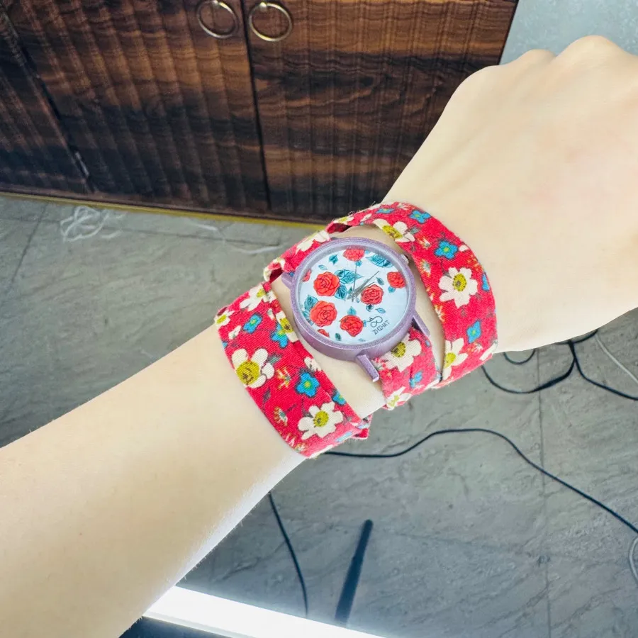 ساعت زنان پارچه ای سنتی?