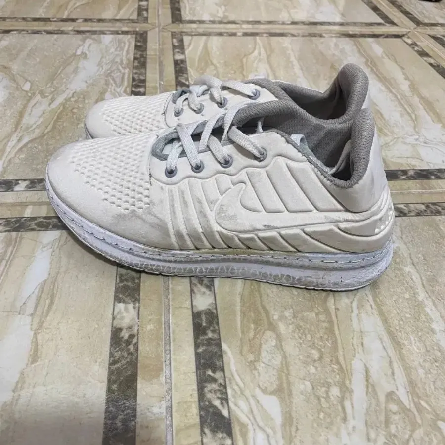 کتونی سفید 38.39