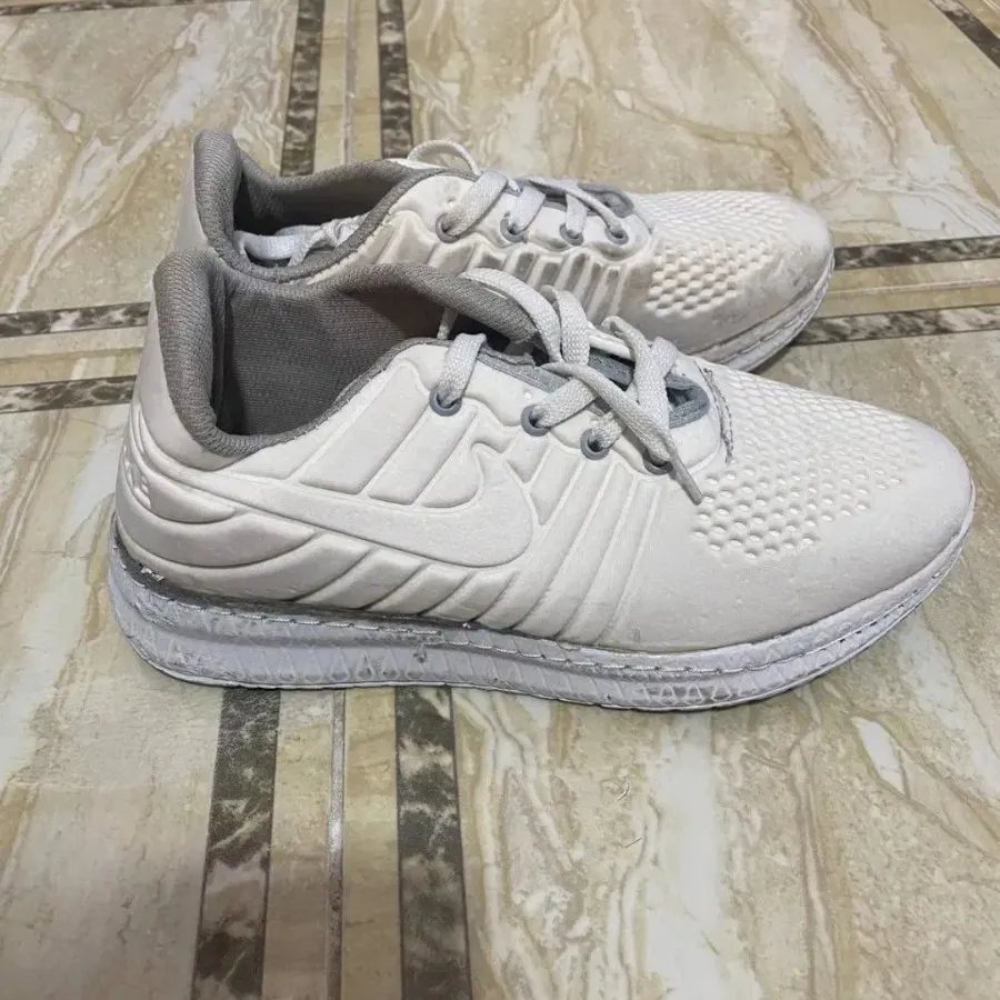 کتونی سفید 38.39