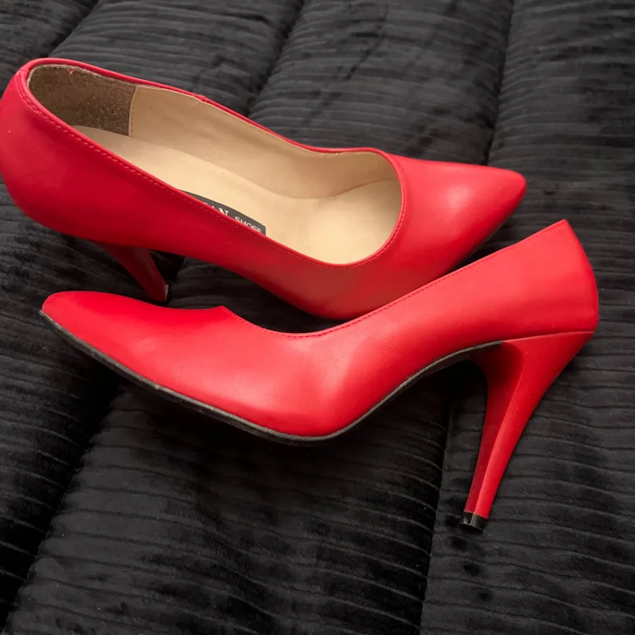 کفش مجلسی پاشنه بلند چرم