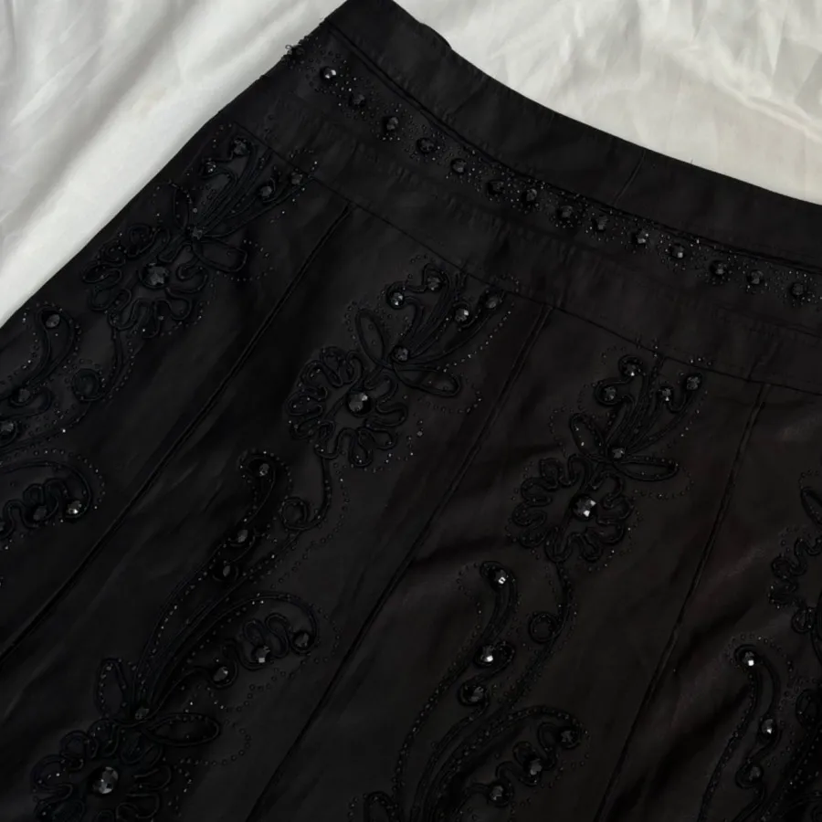 دامن سنگدوزی