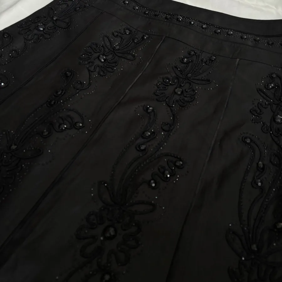 دامن سنگدوزی