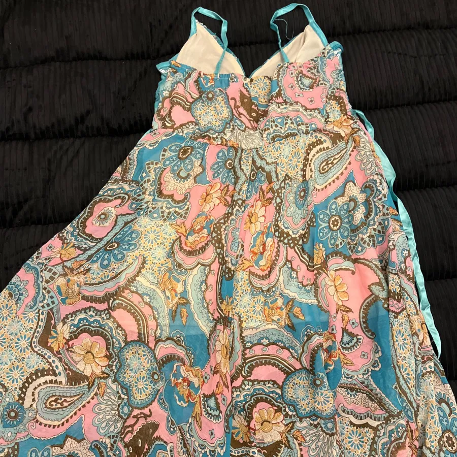 پیراهن حریر چاک دار