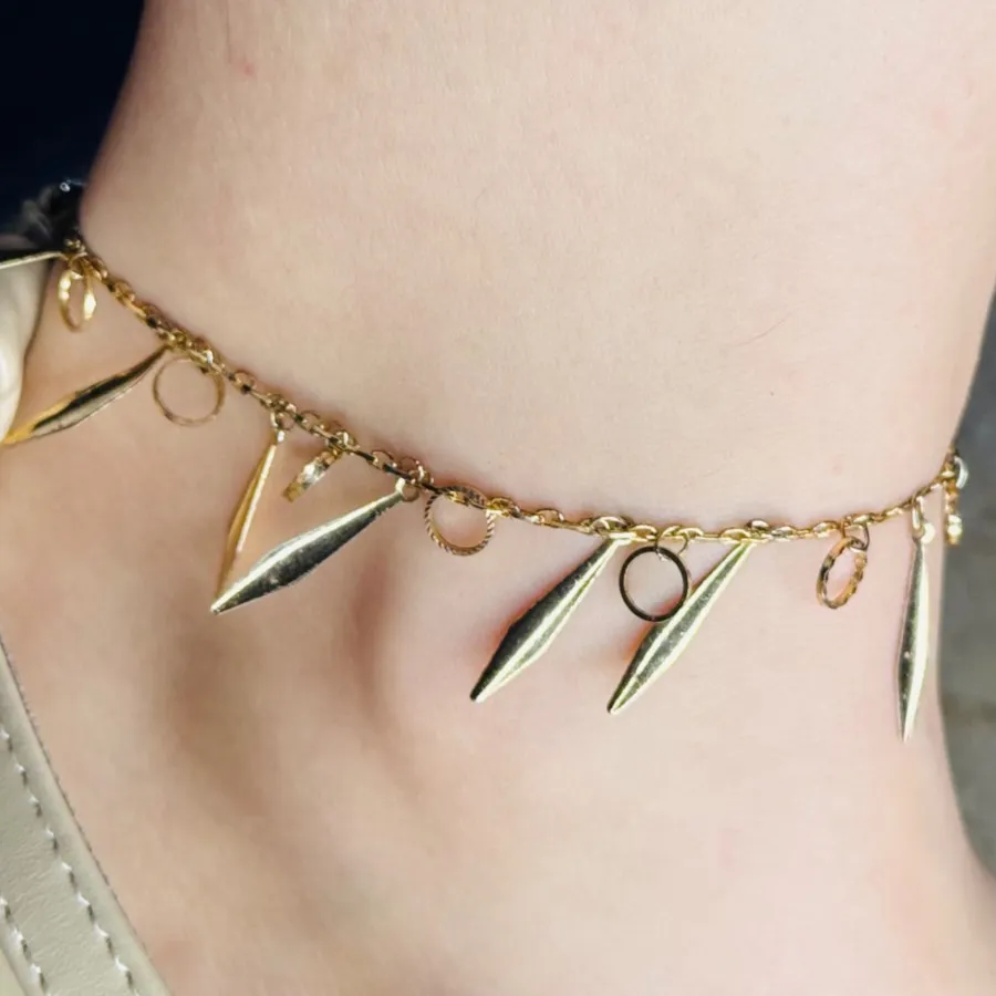 پا بند آویزدار