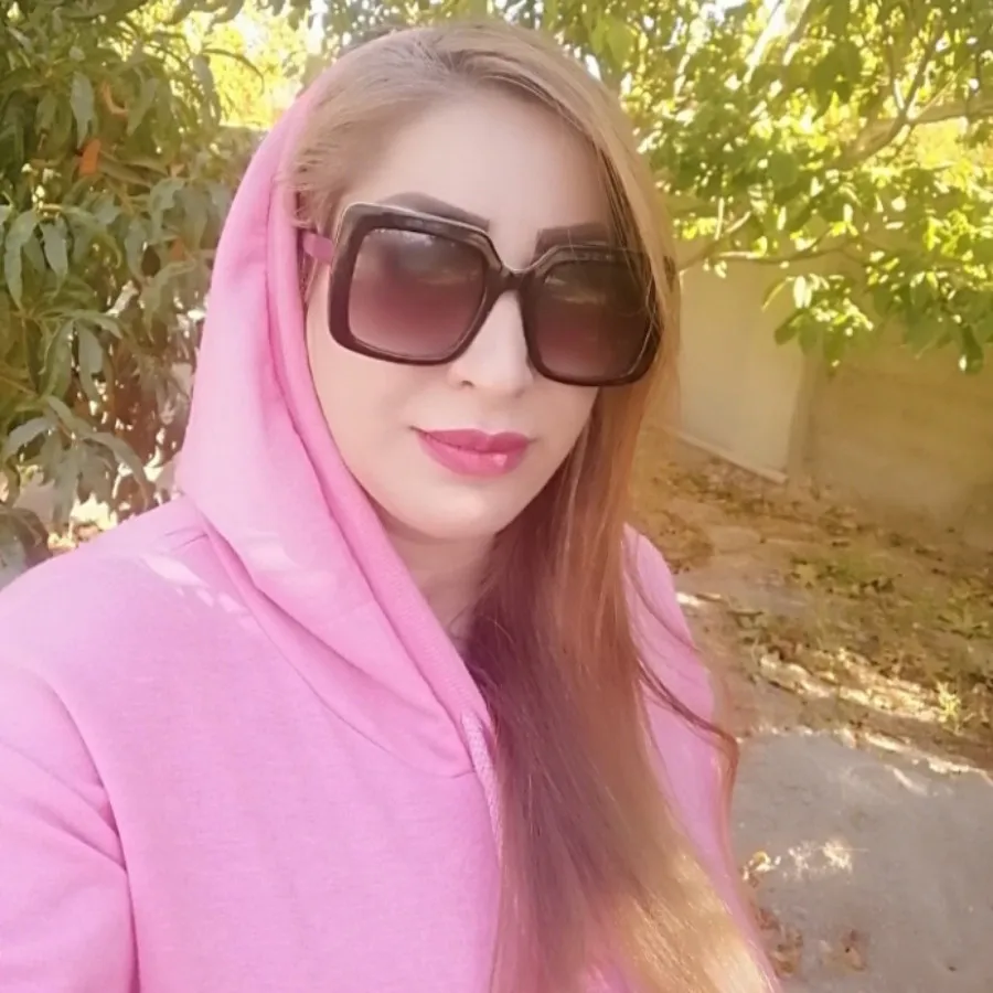 هودی کلاهدار زیبا