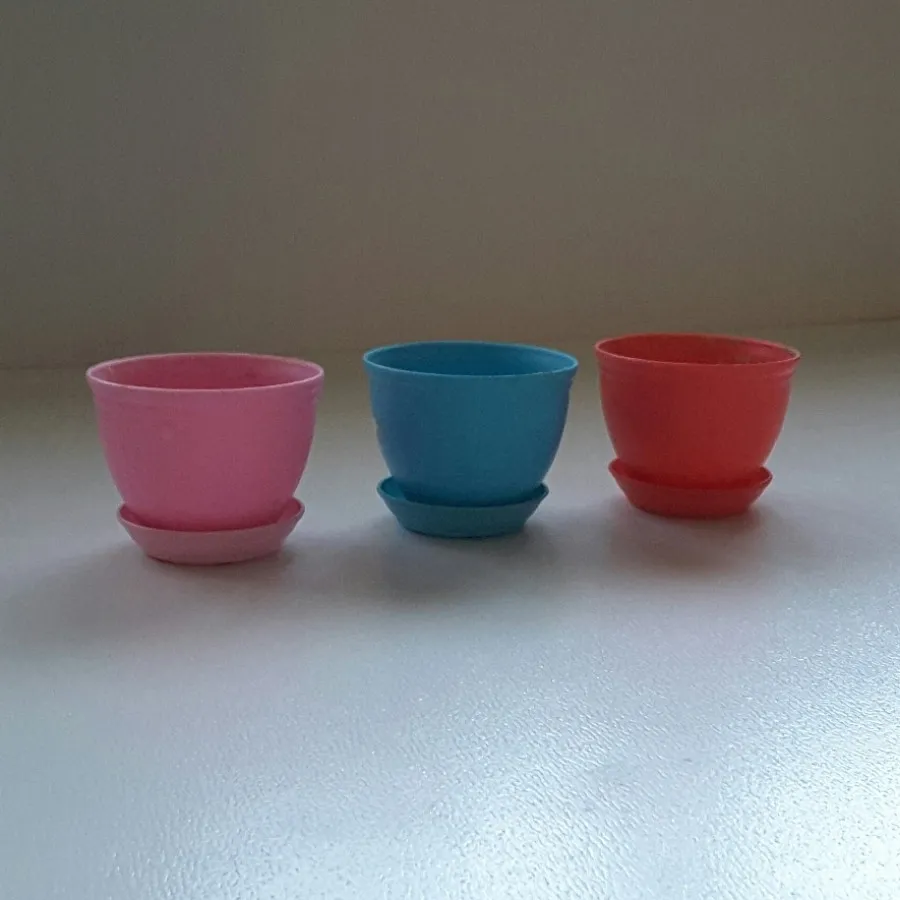 گلدانهای پلاستیکی کوچک