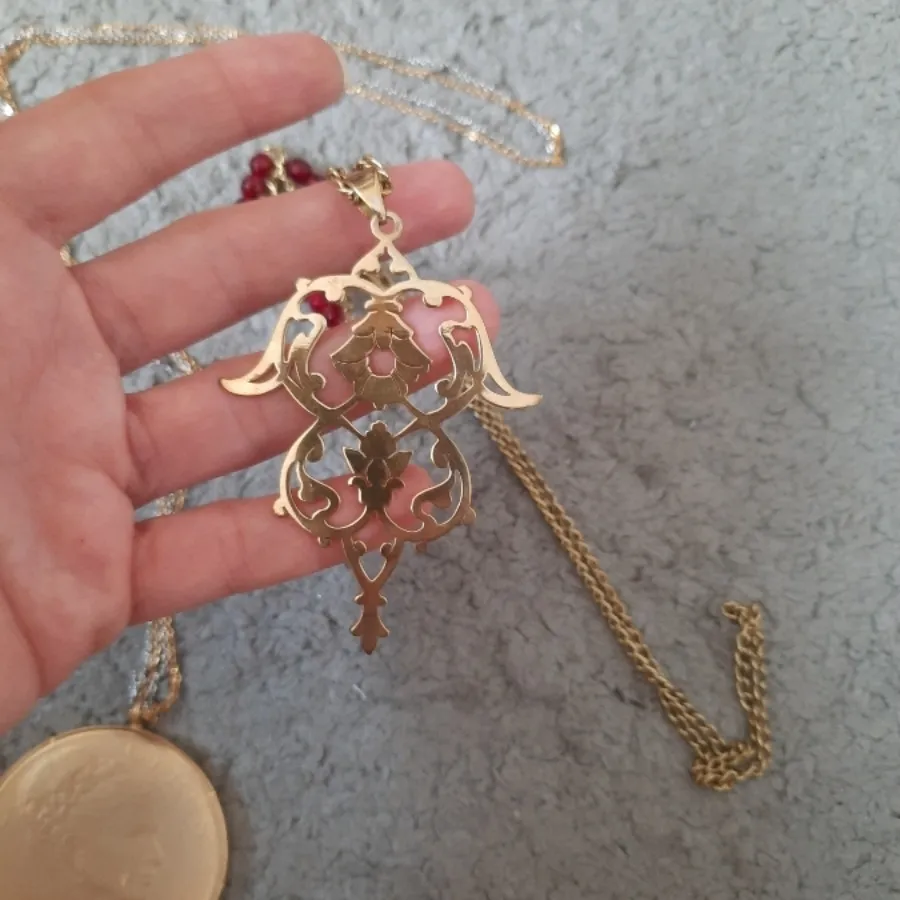 گردنبند دستساز