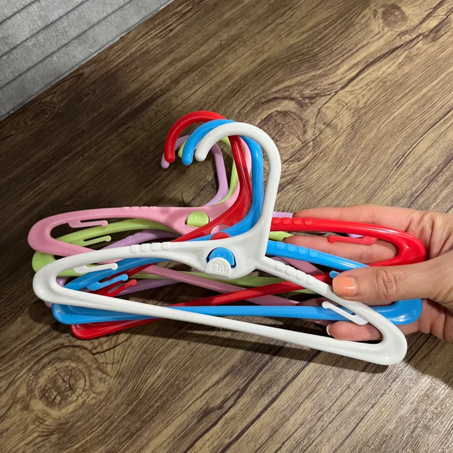 آویز برند مادرکر