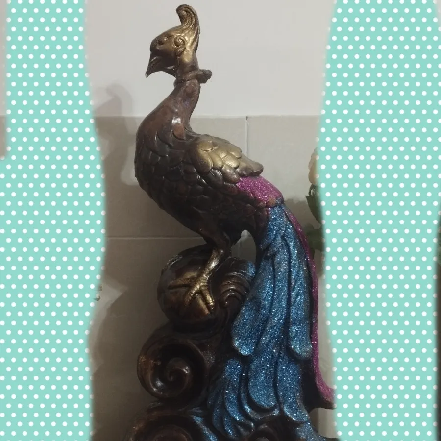 مجسمه طاووس بزرگ