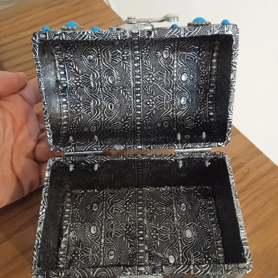 صندوقچه فلزی