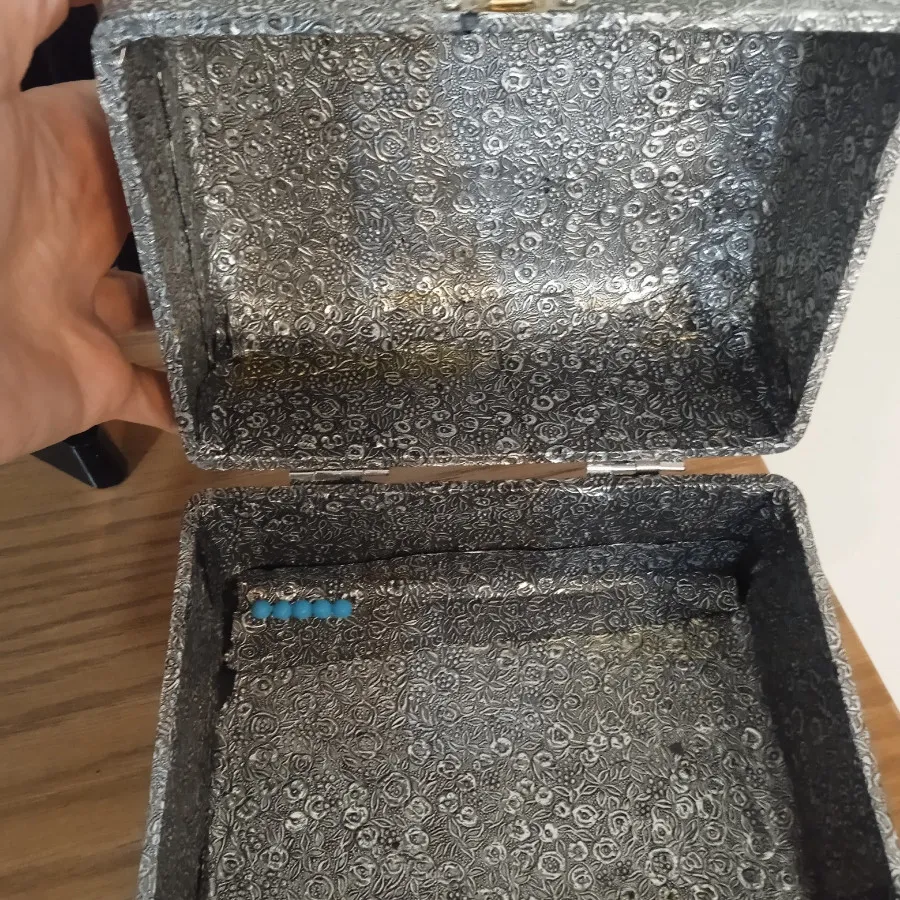 صندوقچه فلزی