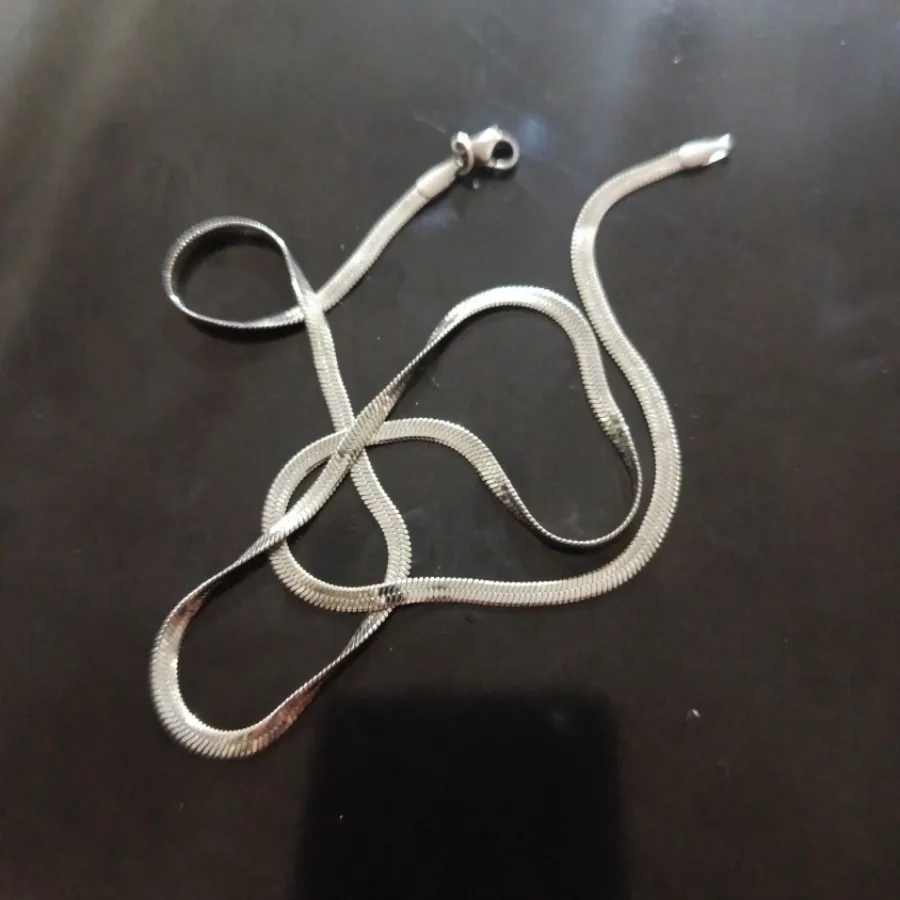 گردنبند و پابند