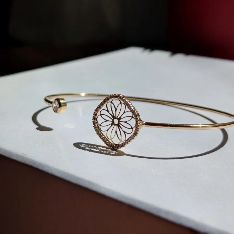 دستبند بنگل رنگ ثابت