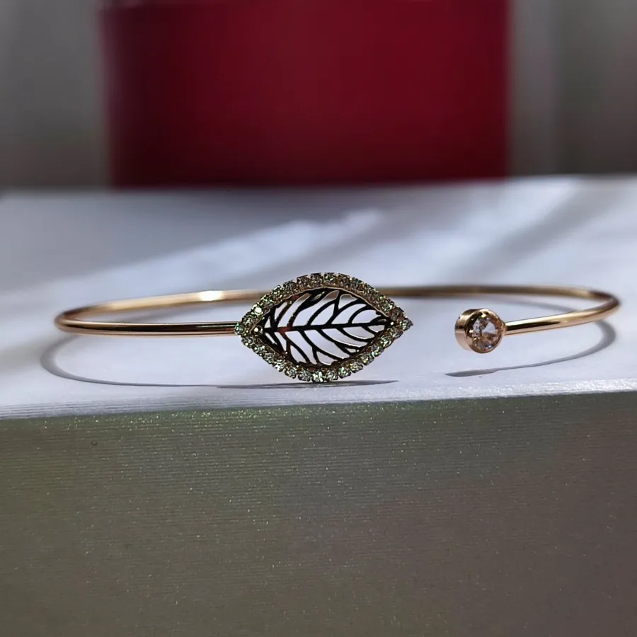 دستبند بنگل طرح برگ