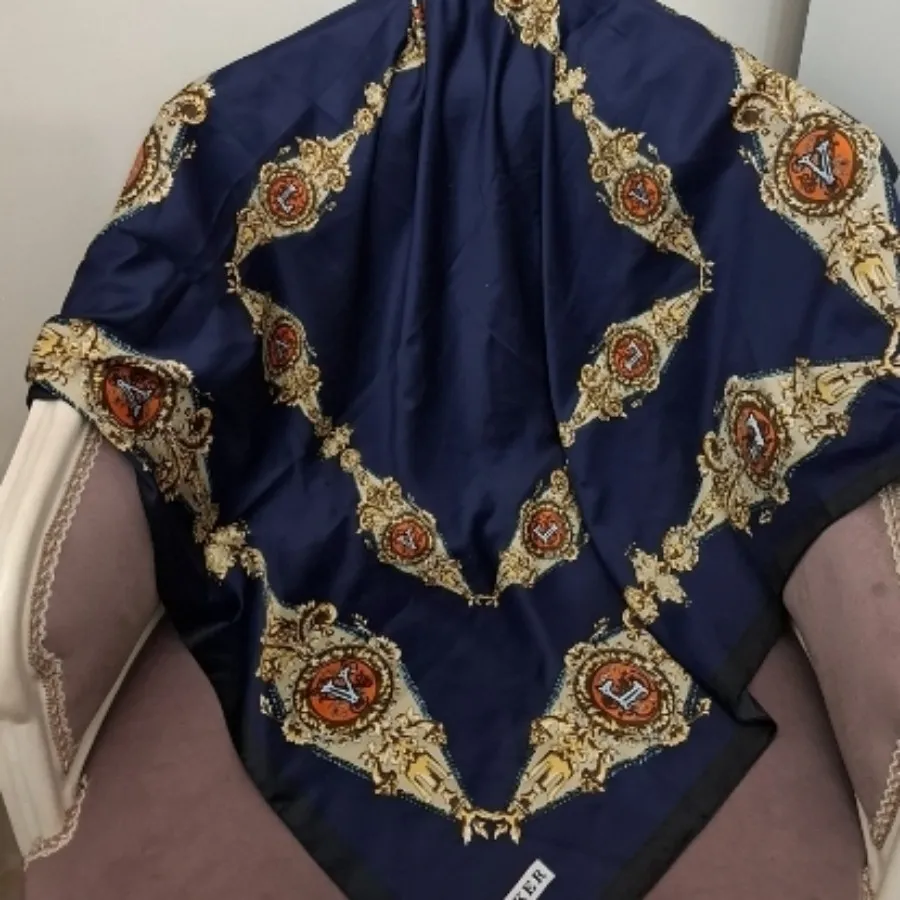 روسری زنانه