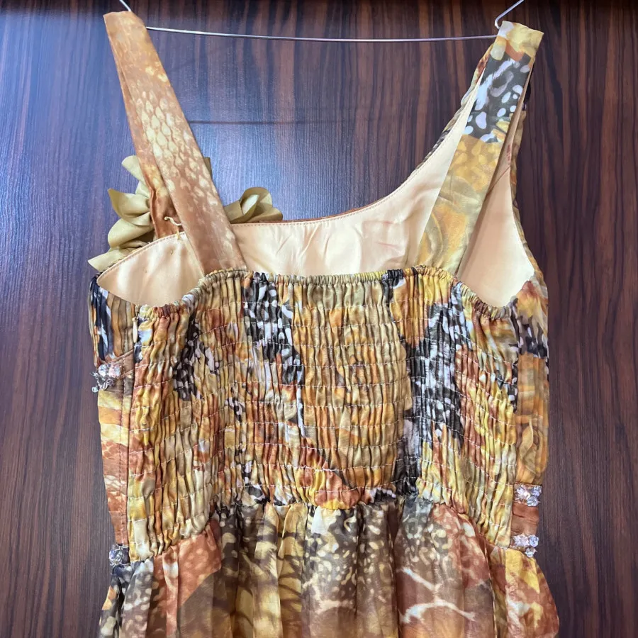 پیراهن طلایی