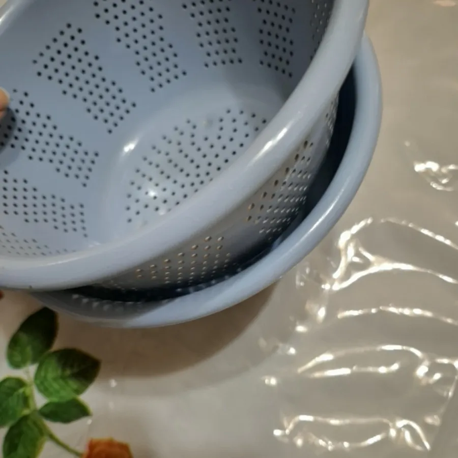 آبکش و کاسه