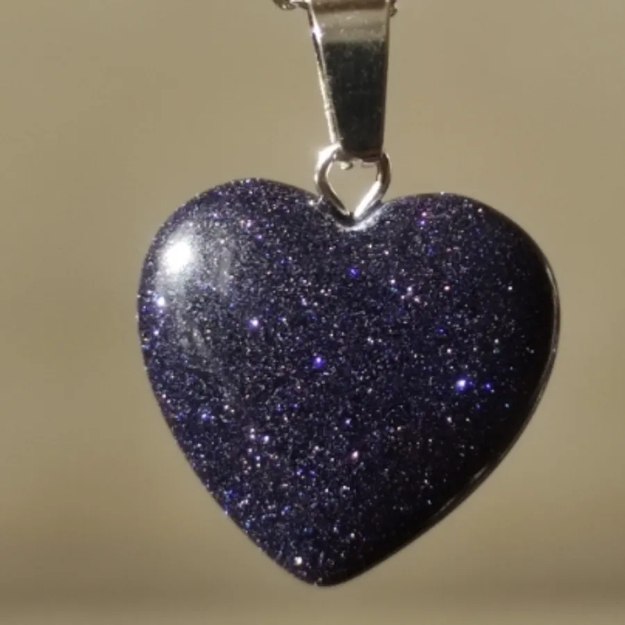 گردنبندقلب سورمه ای اکلیل