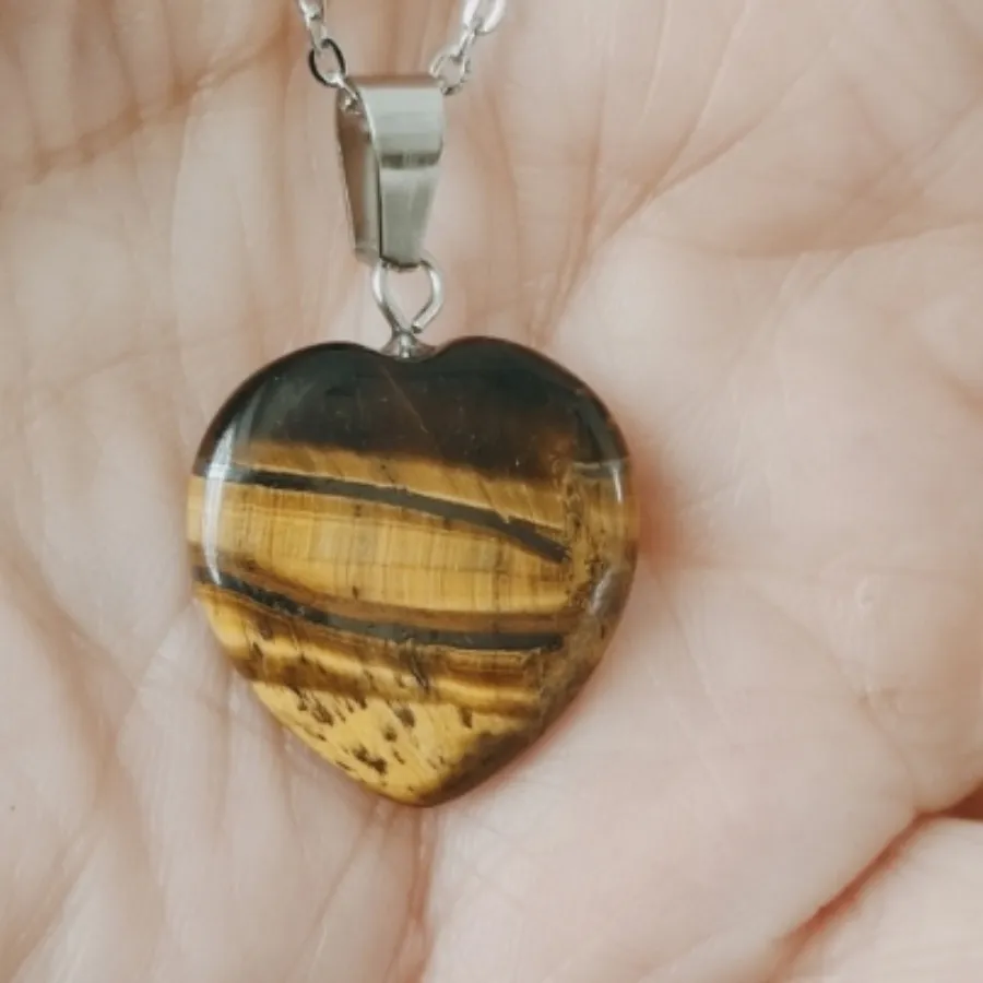 گردنبند زیبای قلب سنگی