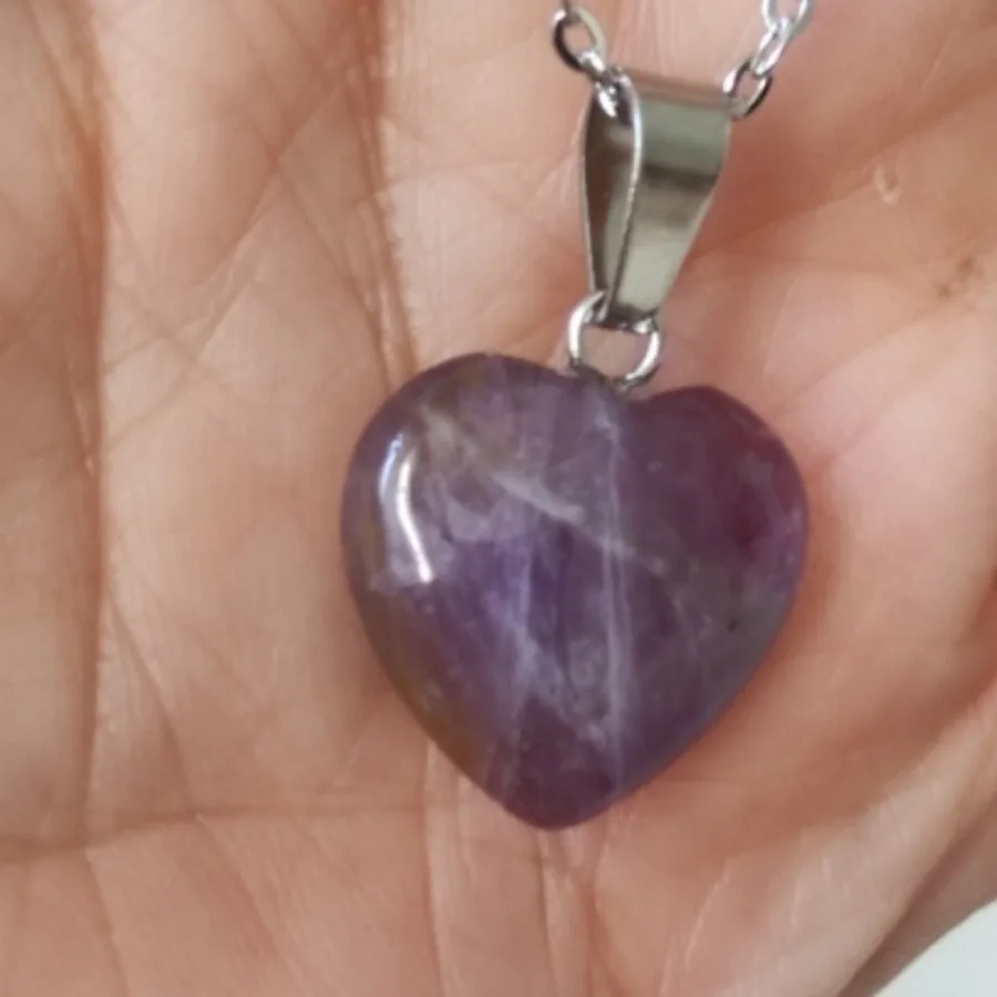 گردنبند زیبای قلب سنگی