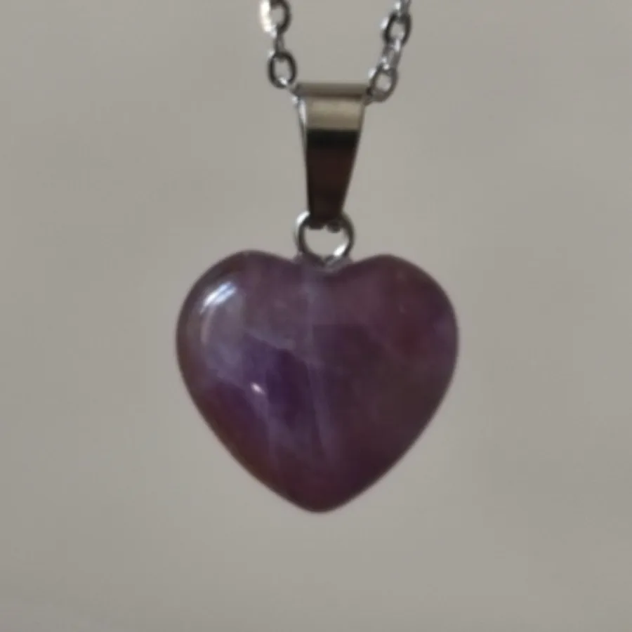 گردنبند زیبای قلب سنگی