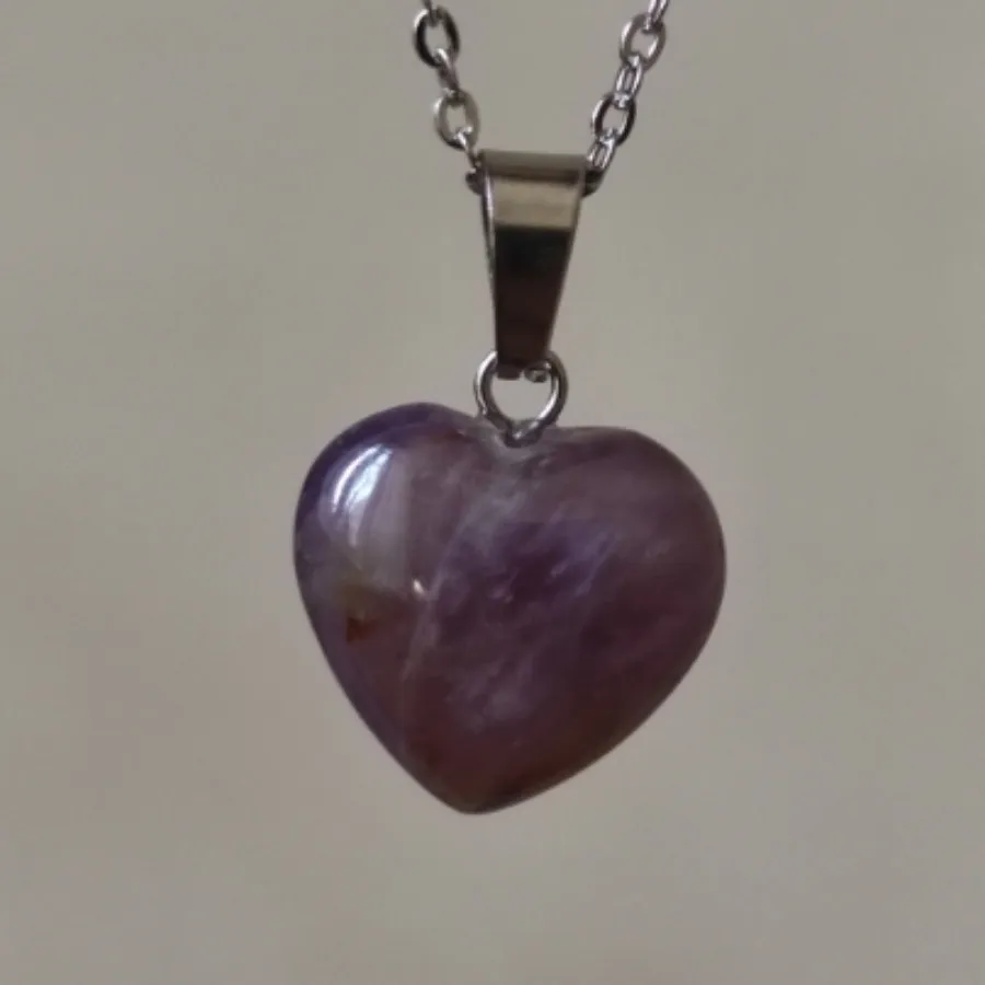 گردنبند زیبای قلب سنگی