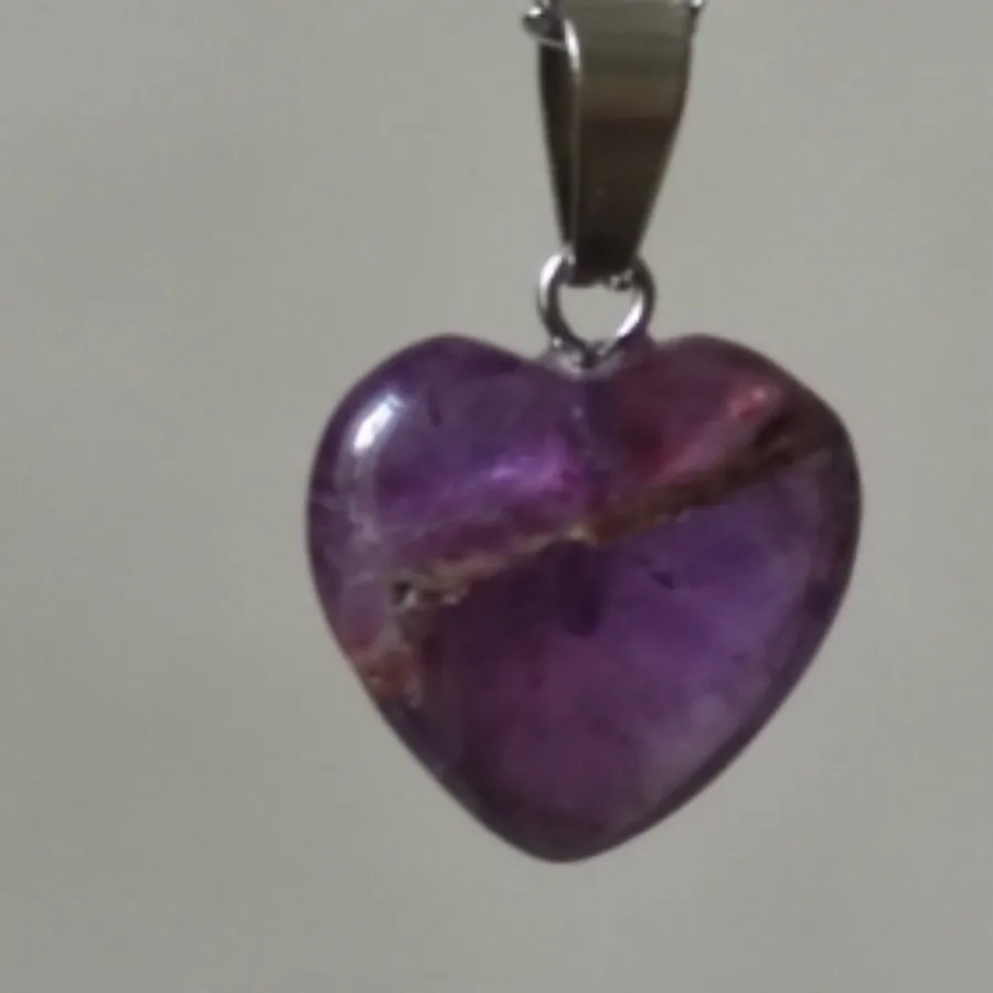 گردنبند زیبای قلب سنگی