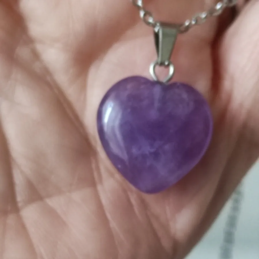 گردنبند زیبای قلب سنگی