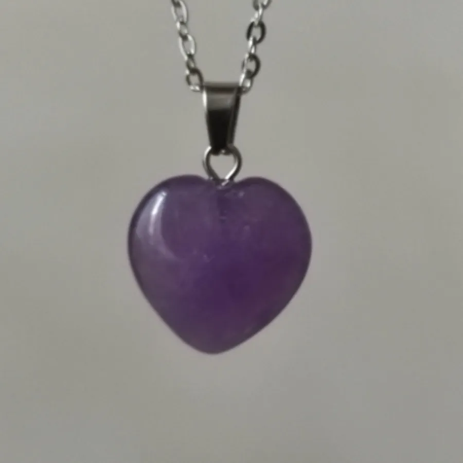 گردنبند زیبای قلب سنگی